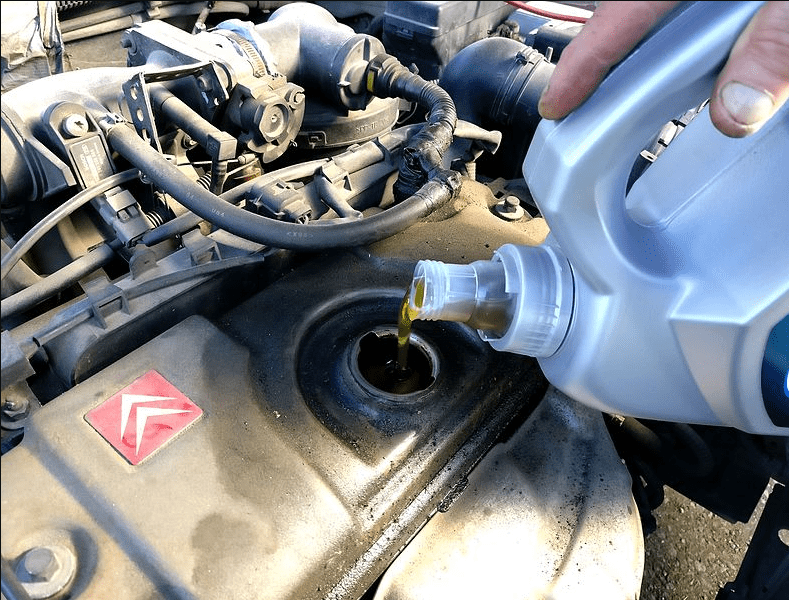 Car Engine Oil refill