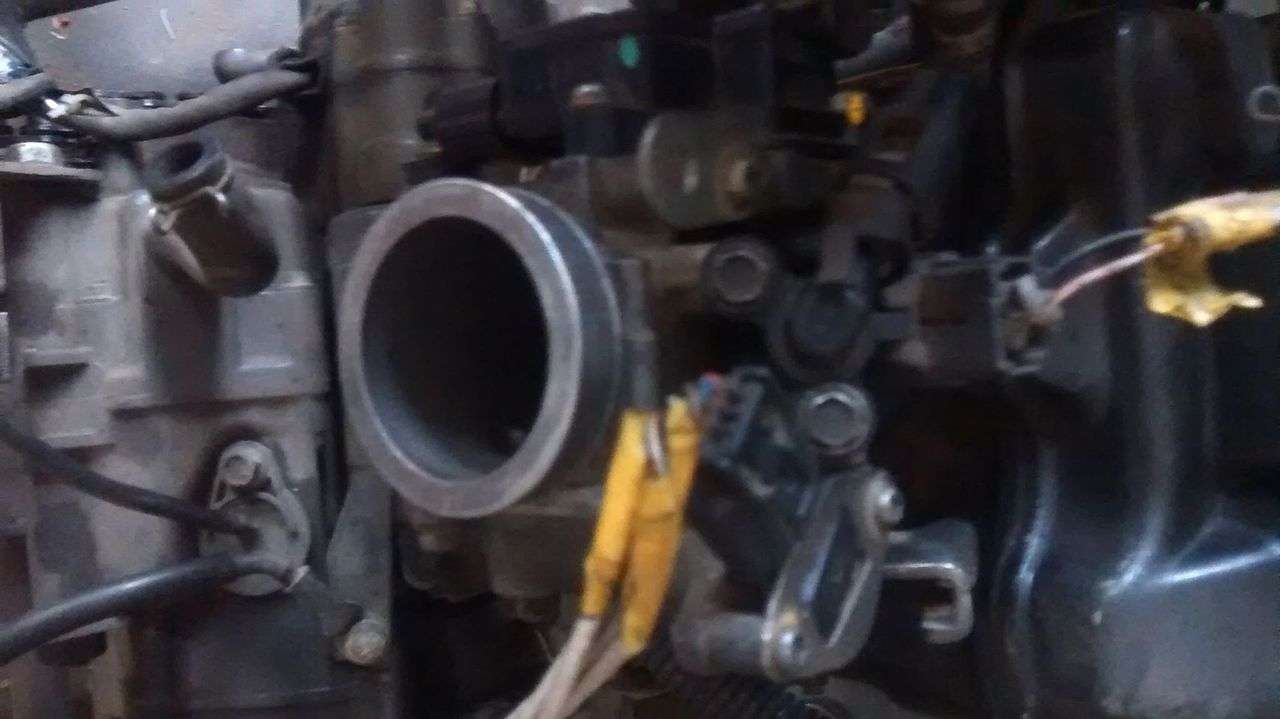 Car engine throttle