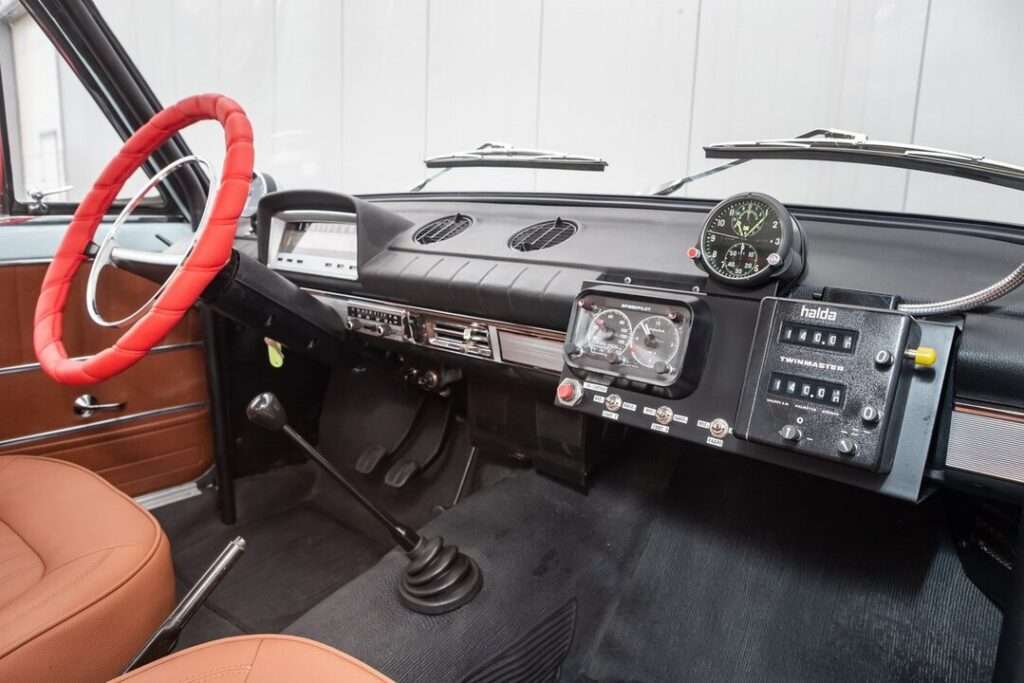 Vehicle steering wheel column